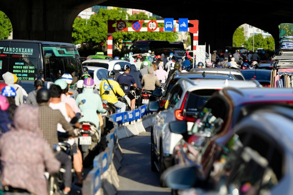 Dự báo thời tiết Hà Nội ngày 11/2: Đêm và sáng có mưa nhỏ, ngày nắng