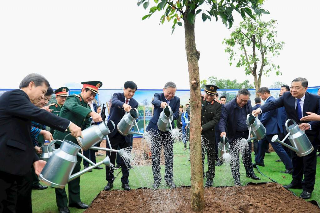 Tổng Bí thư Tô Lâm: Trồng thêm một cây xanh là gửi thêm một niềm tin vào tương lai